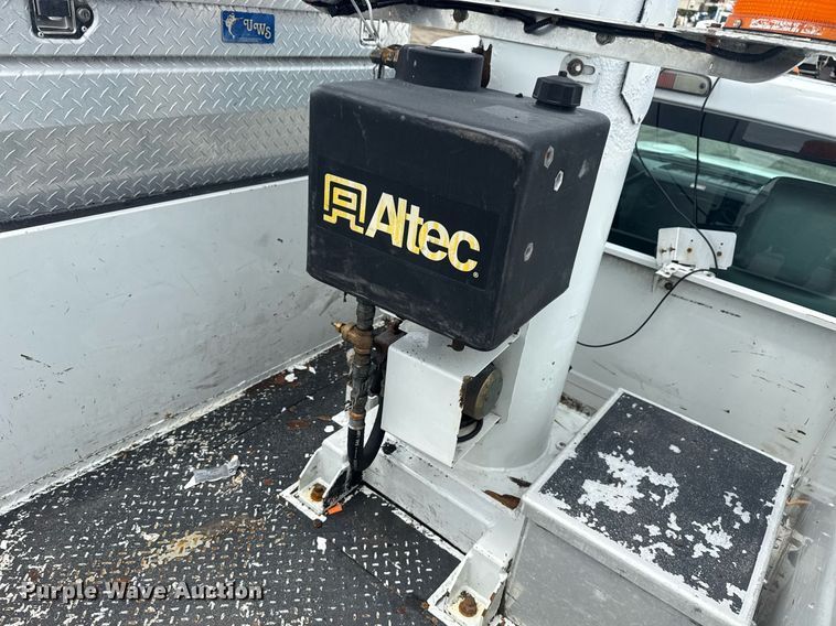 image for item EG6041 2011 Ford F450 Super Duty bucket truck