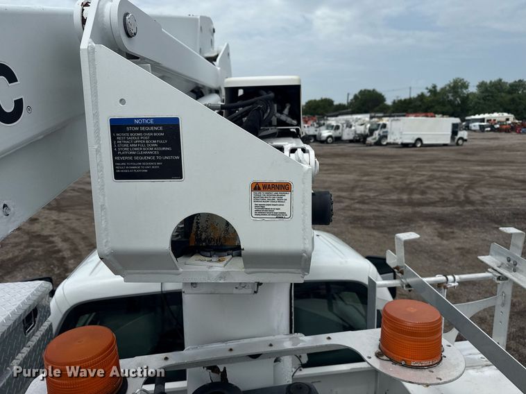 image for item EG6041 2011 Ford F450 Super Duty bucket truck