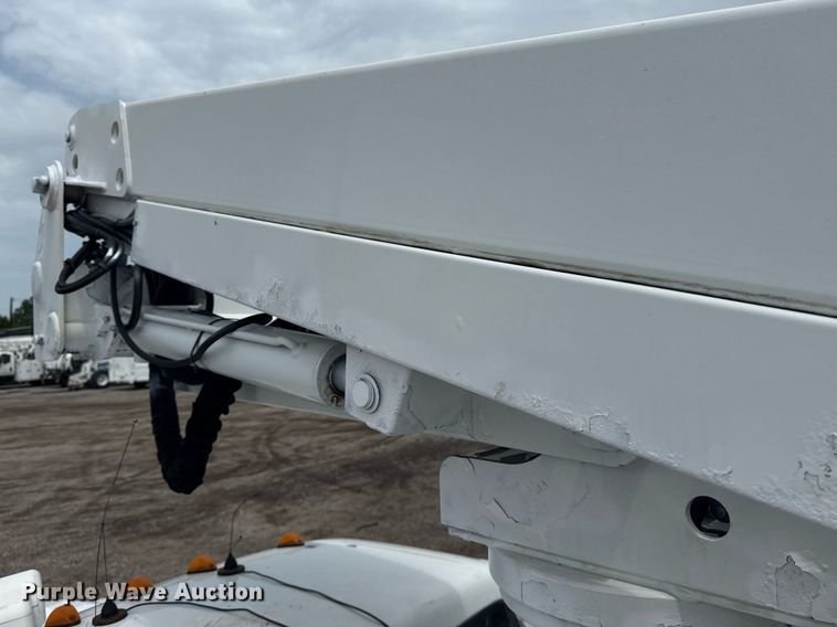 image for item EG6041 2011 Ford F450 Super Duty bucket truck