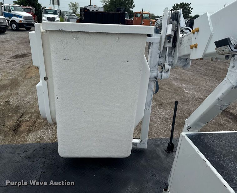 image for item EG6041 2011 Ford F450 Super Duty bucket truck