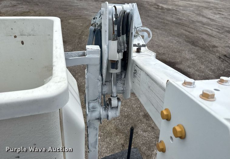 image for item EG6041 2011 Ford F450 Super Duty bucket truck