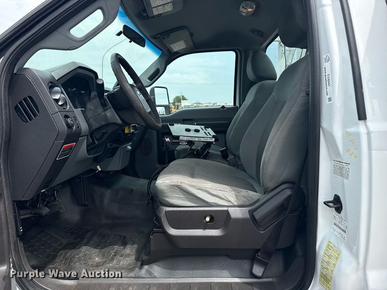 image for item EG6041 2011 Ford F450 Super Duty bucket truck