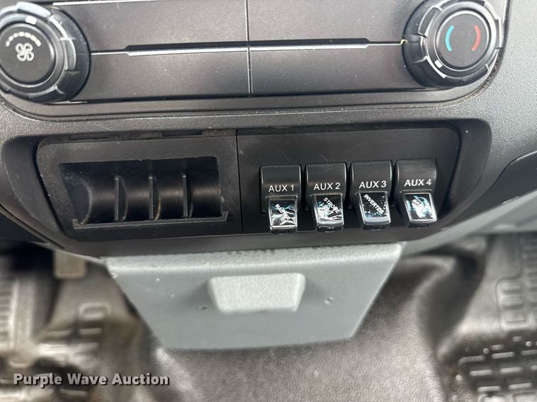 image for item EG6041 2011 Ford F450 Super Duty bucket truck