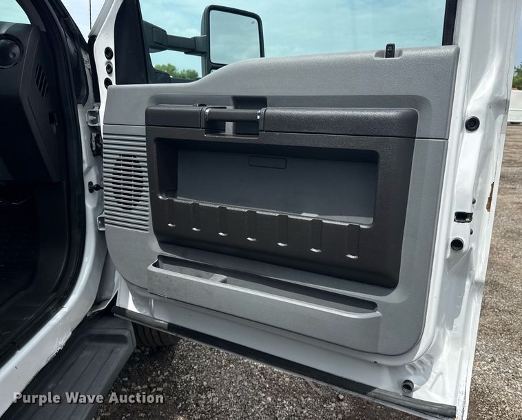 image for item EG6041 2011 Ford F450 Super Duty bucket truck