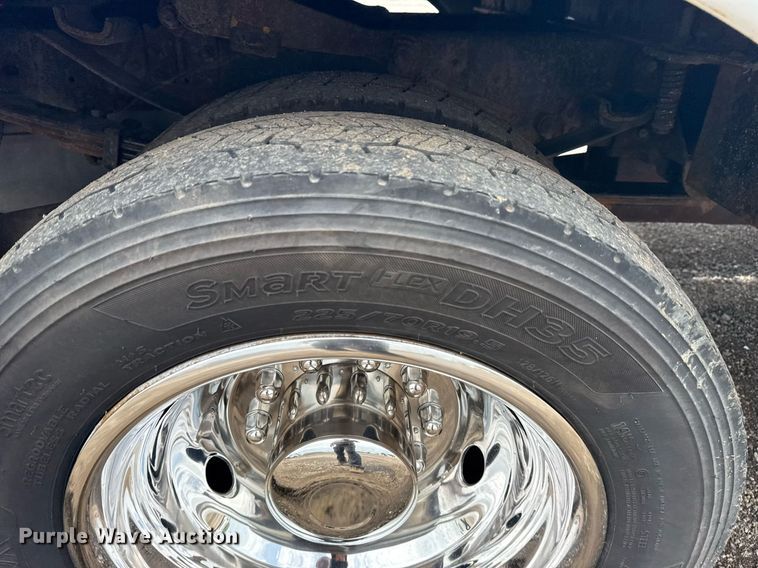 image for item EG6041 2011 Ford F450 Super Duty bucket truck