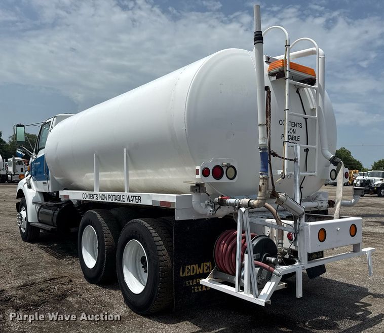 image for item EG6044 2003 Sterling L9500 water truck