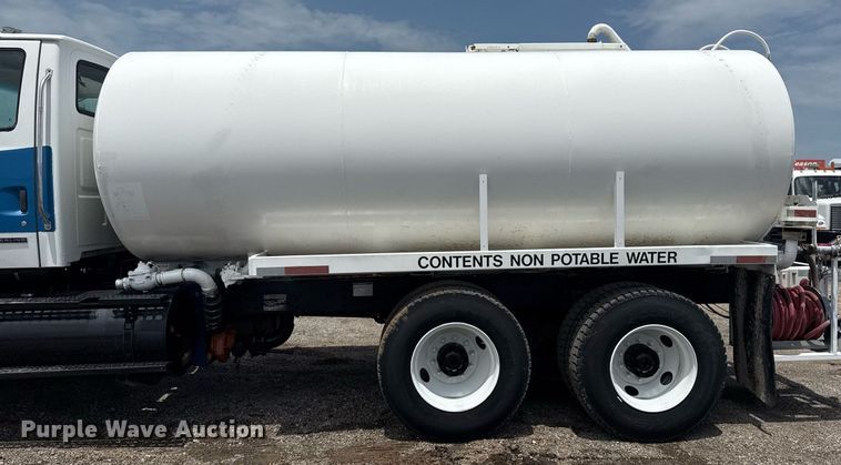 image for item EG6044 2003 Sterling L9500 water truck