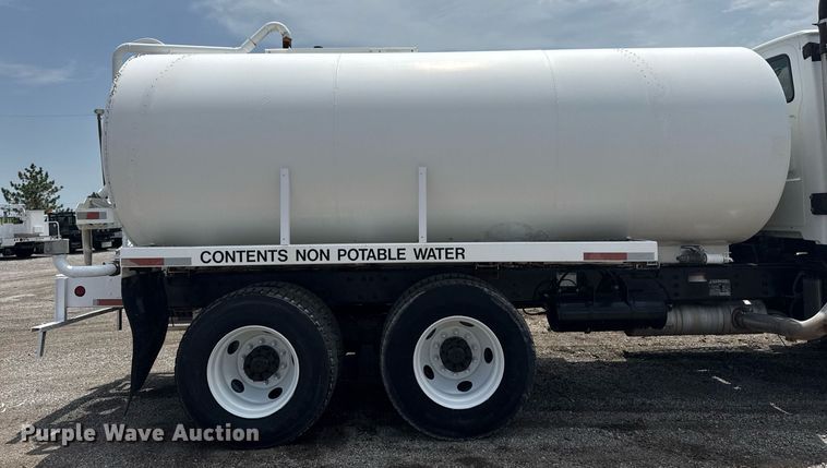 image for item EG6044 2003 Sterling L9500 water truck
