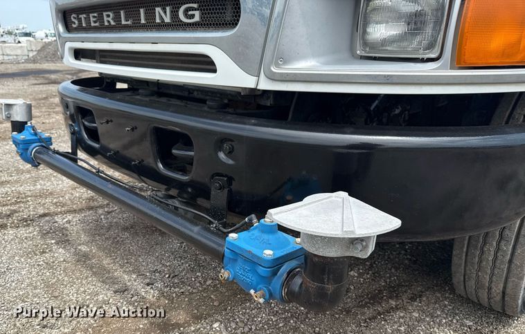 image for item EG6044 2003 Sterling L9500 water truck