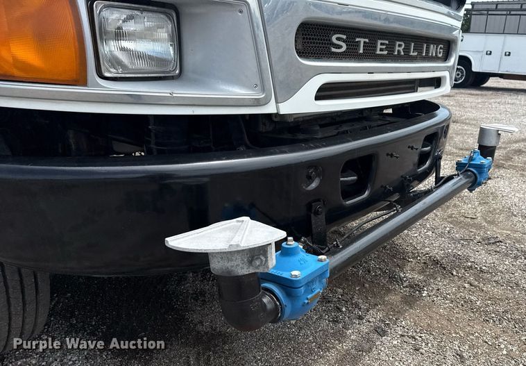 image for item EG6044 2003 Sterling L9500 water truck