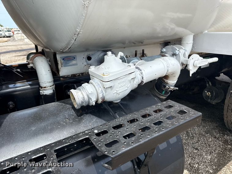 image for item EG6044 2003 Sterling L9500 water truck