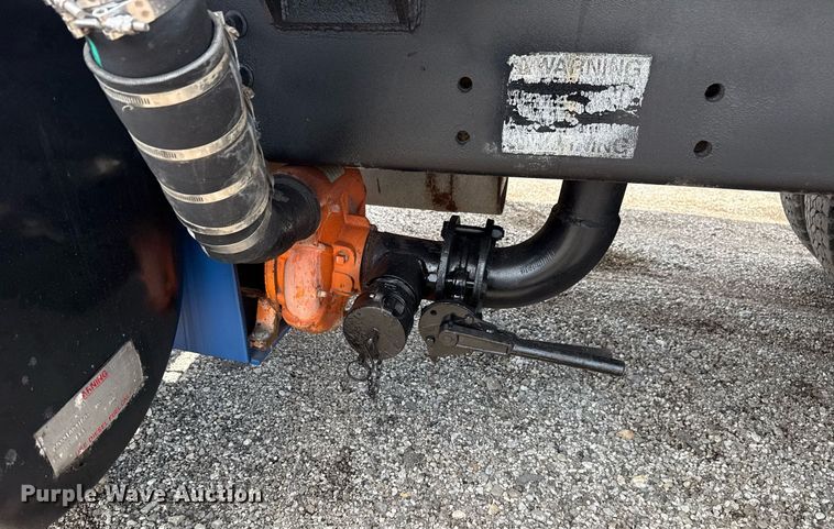 image for item EG6044 2003 Sterling L9500 water truck