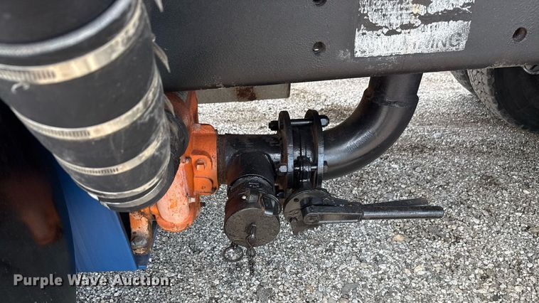 image for item EG6044 2003 Sterling L9500 water truck