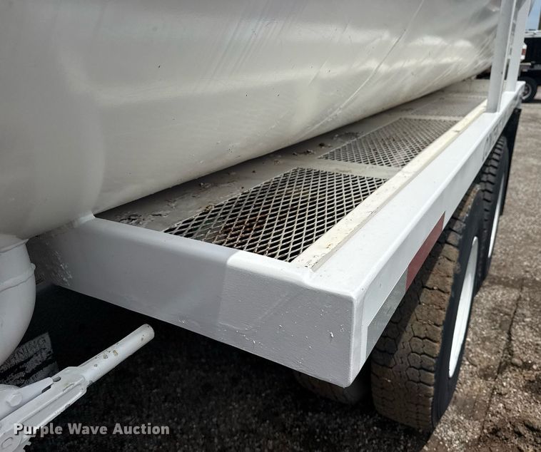 image for item EG6044 2003 Sterling L9500 water truck