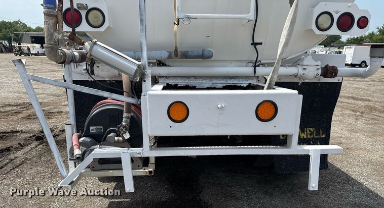 image for item EG6044 2003 Sterling L9500 water truck