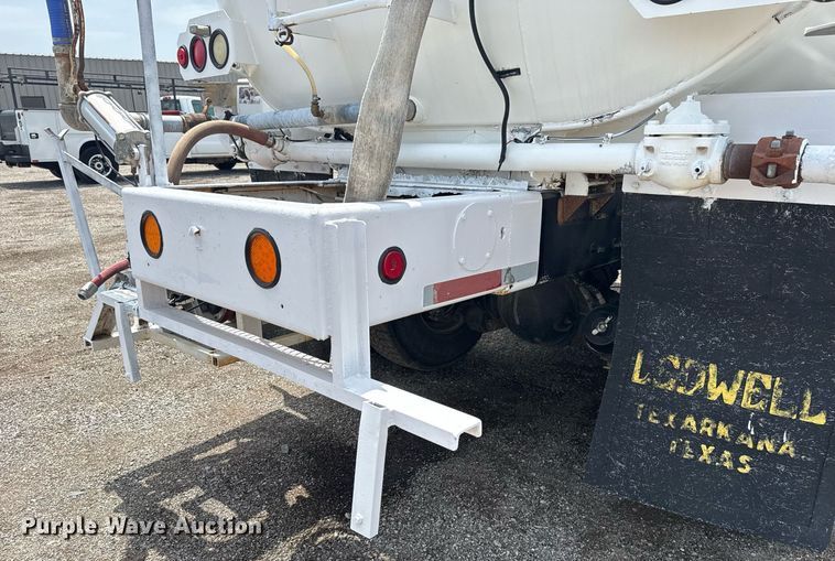 image for item EG6044 2003 Sterling L9500 water truck