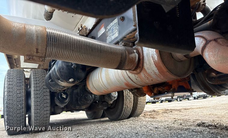 image for item EG6044 2003 Sterling L9500 water truck