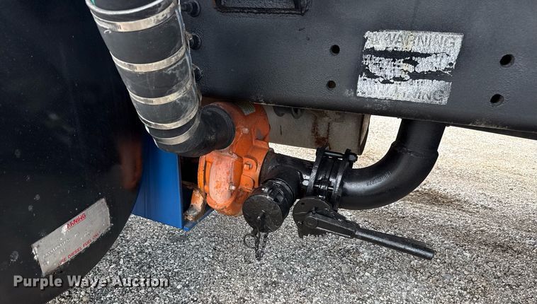 image for item EG6044 2003 Sterling L9500 water truck