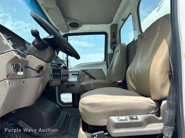 image for item EG6044 2003 Sterling L9500 water truck