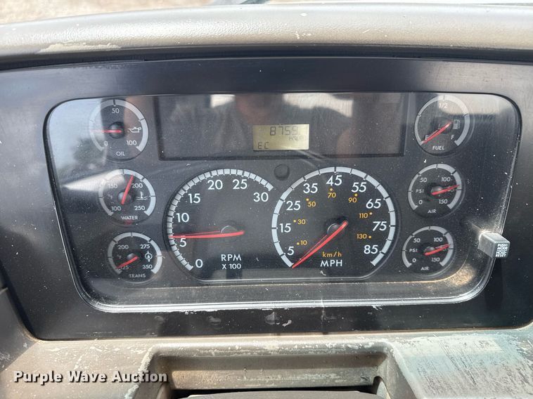 image for item EG6044 2003 Sterling L9500 water truck