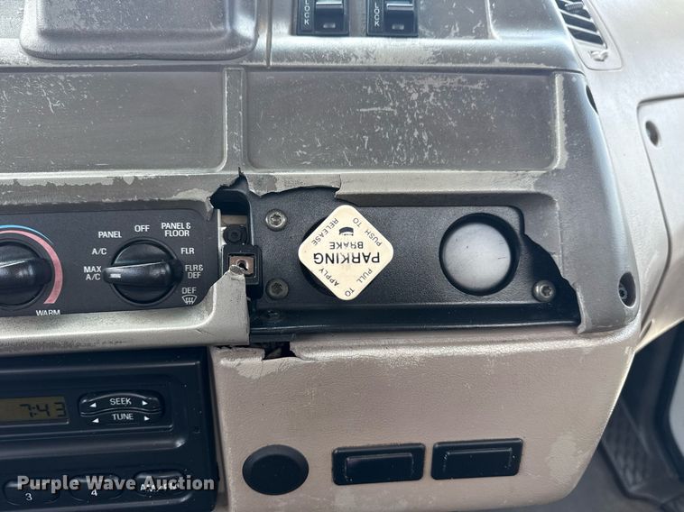 image for item EG6044 2003 Sterling L9500 water truck