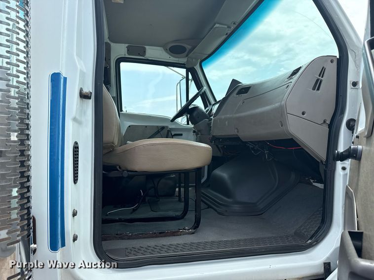 image for item EG6044 2003 Sterling L9500 water truck