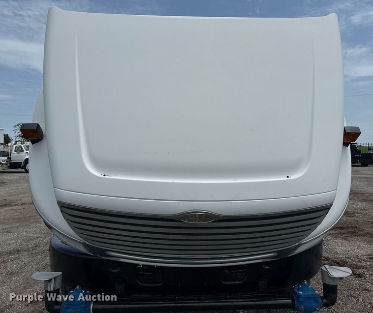 image for item EG6044 2003 Sterling L9500 water truck