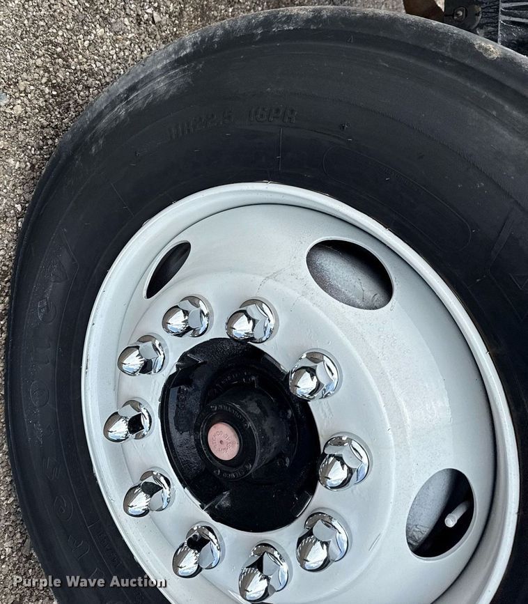 image for item EG6044 2003 Sterling L9500 water truck