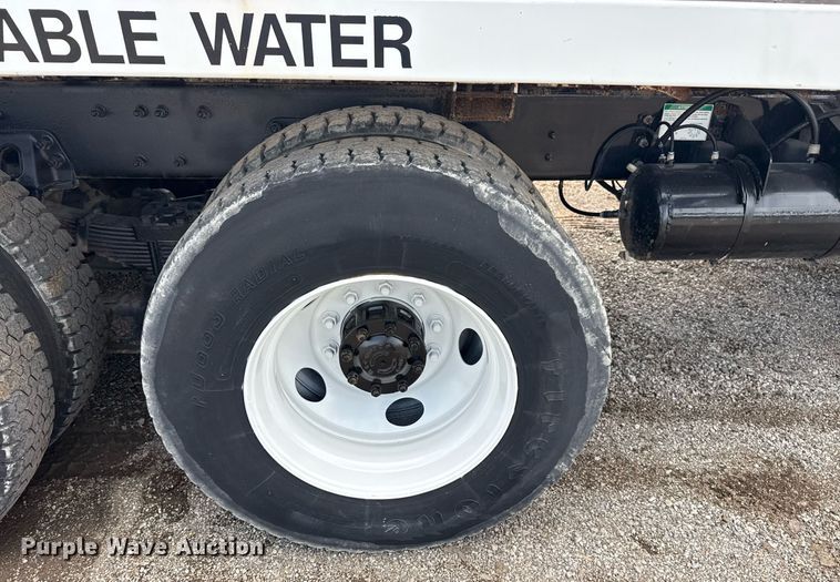 image for item EG6044 2003 Sterling L9500 water truck