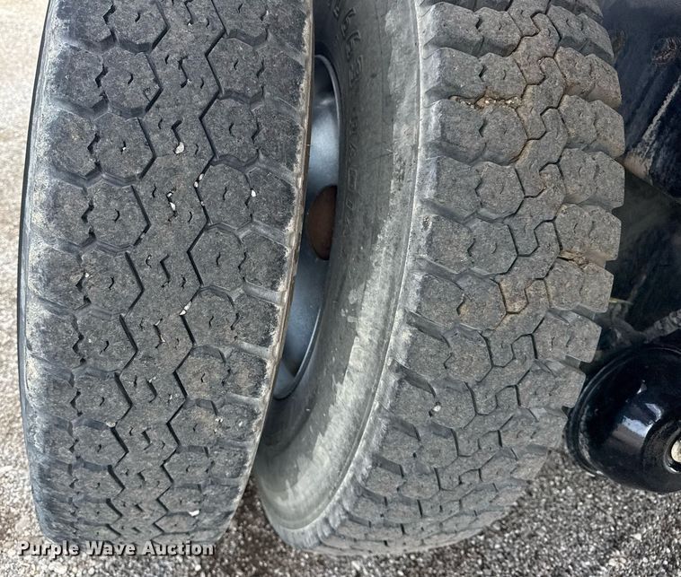 image for item EG6044 2003 Sterling L9500 water truck