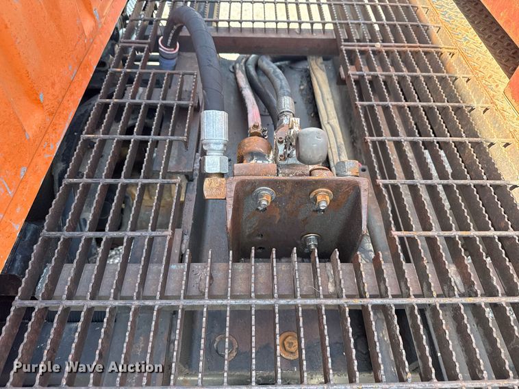 image for item EG6047 1994 Ford LNT8000 dump truck