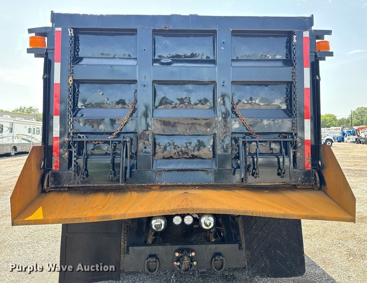 image for item EG6047 1994 Ford LNT8000 dump truck