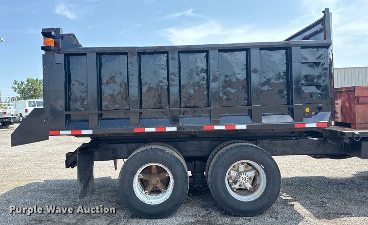 image for item EG6047 1994 Ford LNT8000 dump truck