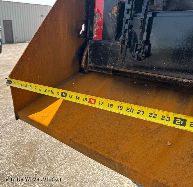 image for item EG6047 1994 Ford LNT8000 dump truck