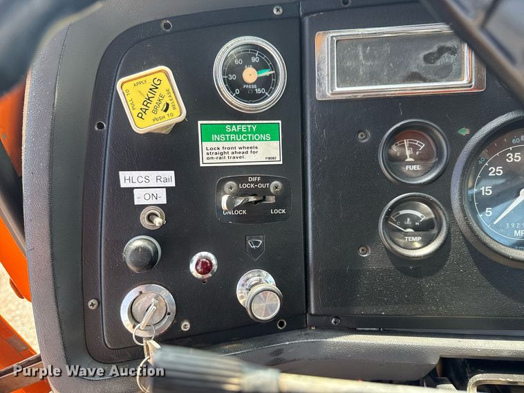 image for item EG6047 1994 Ford LNT8000 dump truck