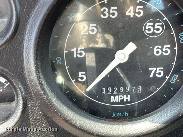 image for item EG6047 1994 Ford LNT8000 dump truck