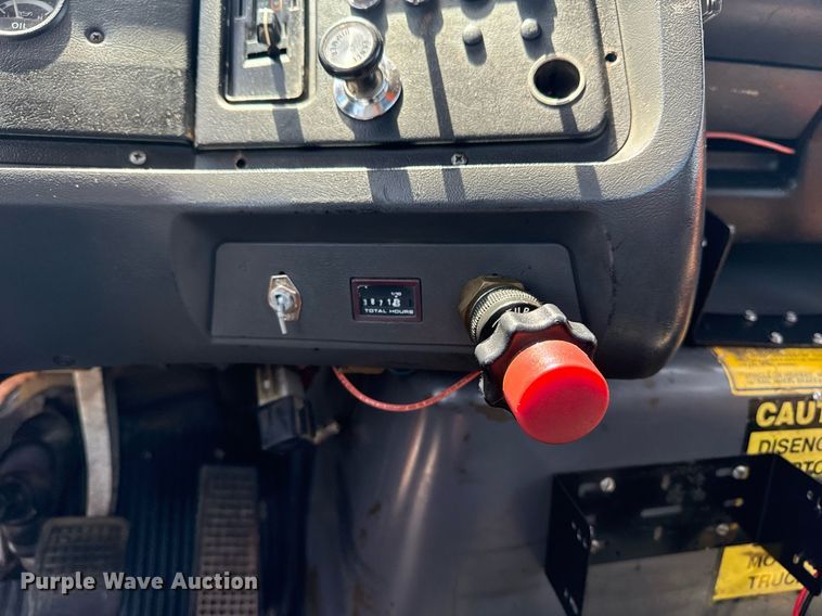 image for item EG6047 1994 Ford LNT8000 dump truck