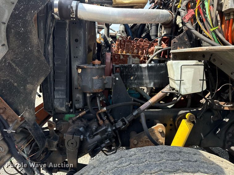 image for item EG6047 1994 Ford LNT8000 dump truck