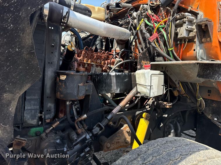 image for item EG6047 1994 Ford LNT8000 dump truck