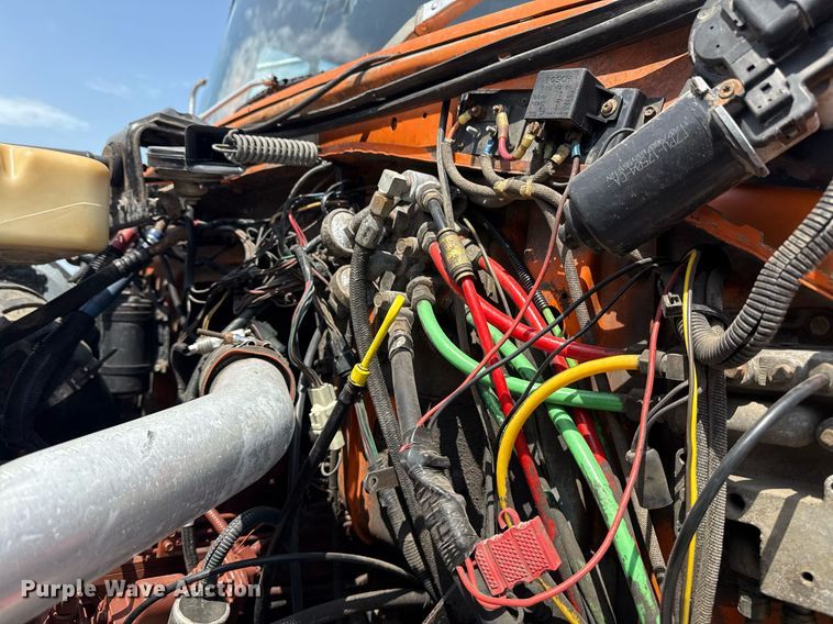 image for item EG6047 1994 Ford LNT8000 dump truck