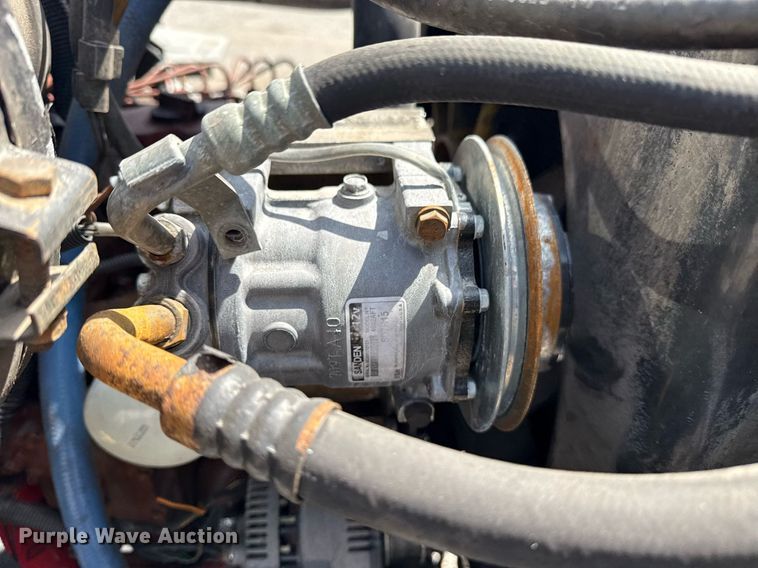 image for item EG6047 1994 Ford LNT8000 dump truck