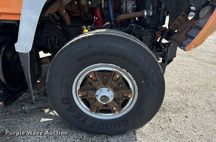 image for item EG6047 1994 Ford LNT8000 dump truck