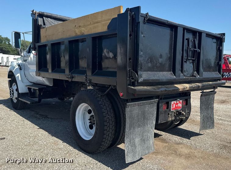 image for item EG6053 2005 Ford F750 Super Duty dump truck