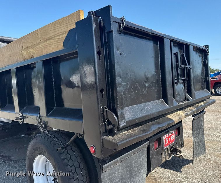 image for item EG6053 2005 Ford F750 Super Duty dump truck