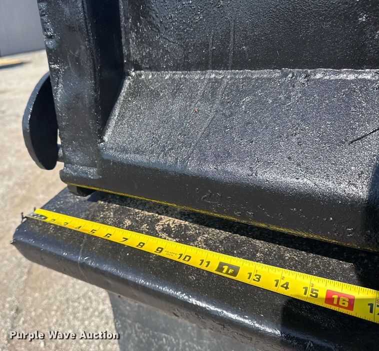 image for item EG6053 2005 Ford F750 Super Duty dump truck