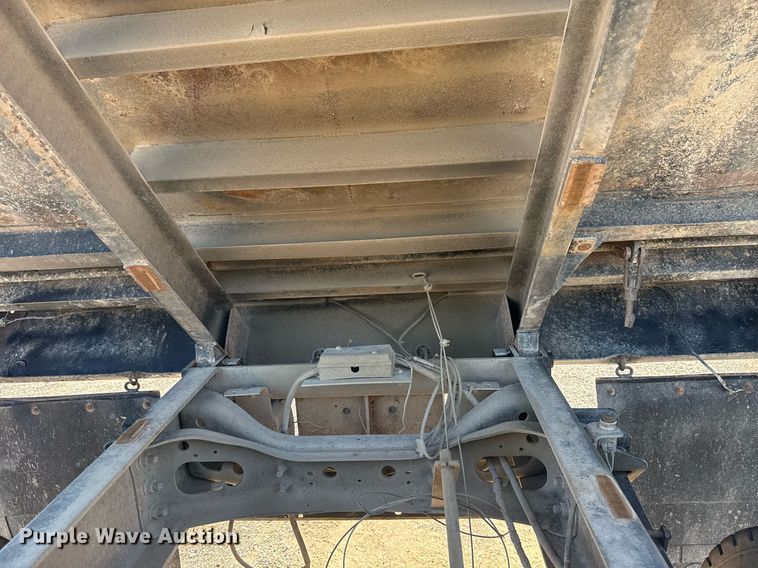 image for item EG6053 2005 Ford F750 Super Duty dump truck
