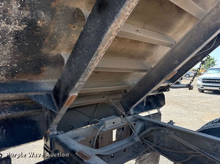 image for item EG6053 2005 Ford F750 Super Duty dump truck