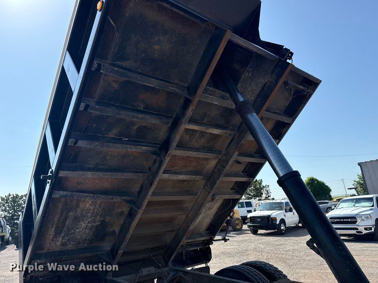 image for item EG6053 2005 Ford F750 Super Duty dump truck