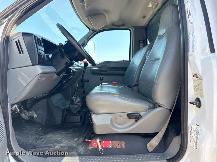 image for item EG6053 2005 Ford F750 Super Duty dump truck