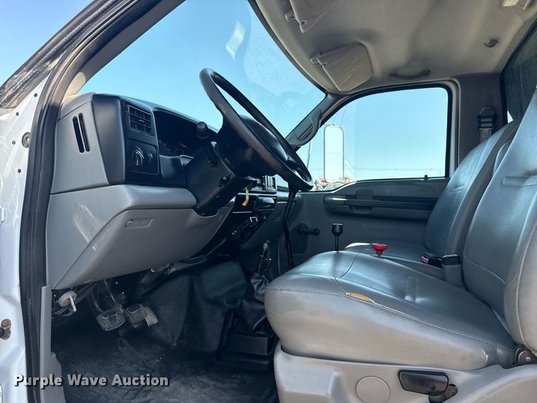 image for item EG6053 2005 Ford F750 Super Duty dump truck